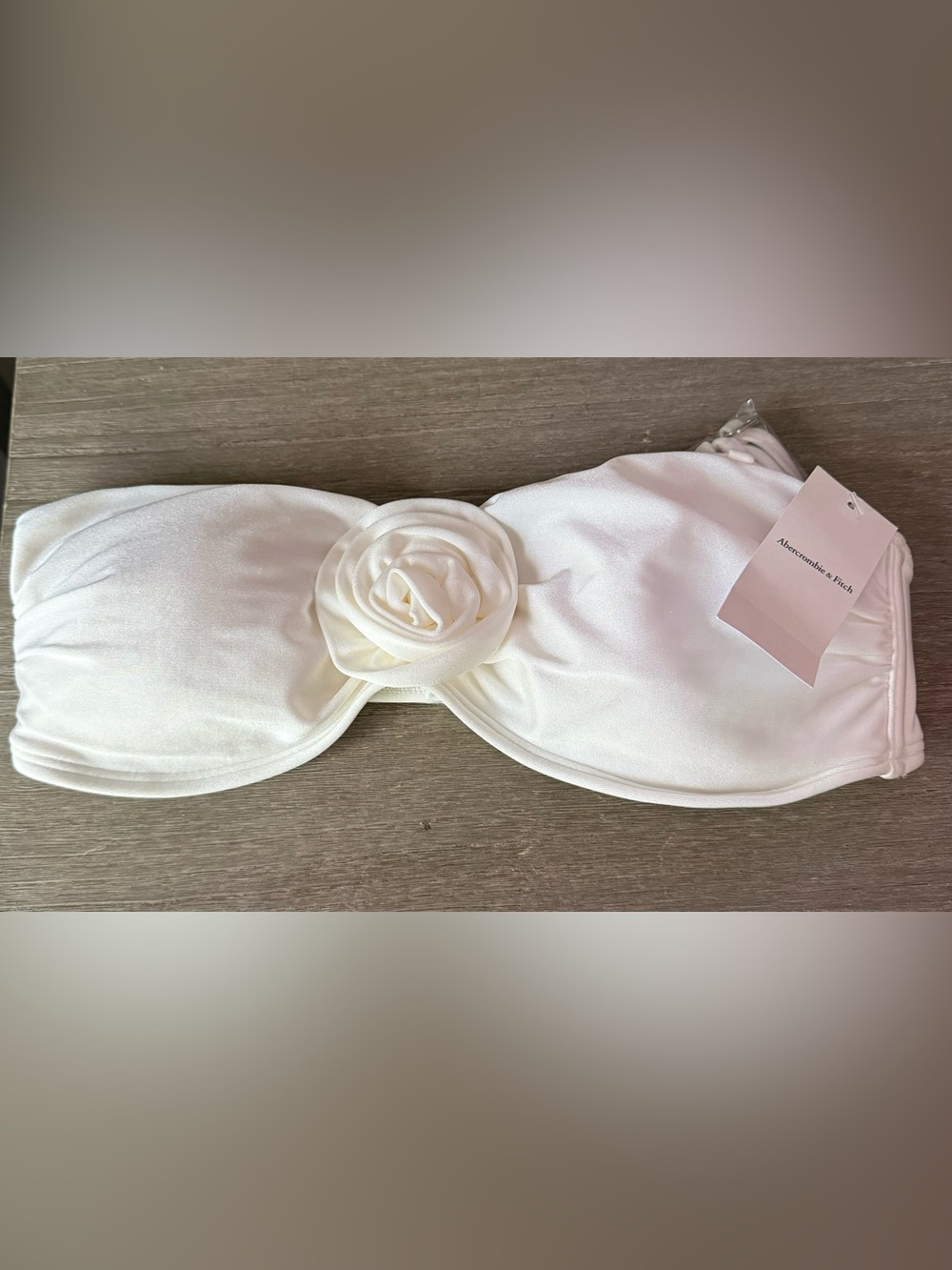 Abercrombie & Fitch Women’s Rosette Bandeau Bikini Top NWT and Straps